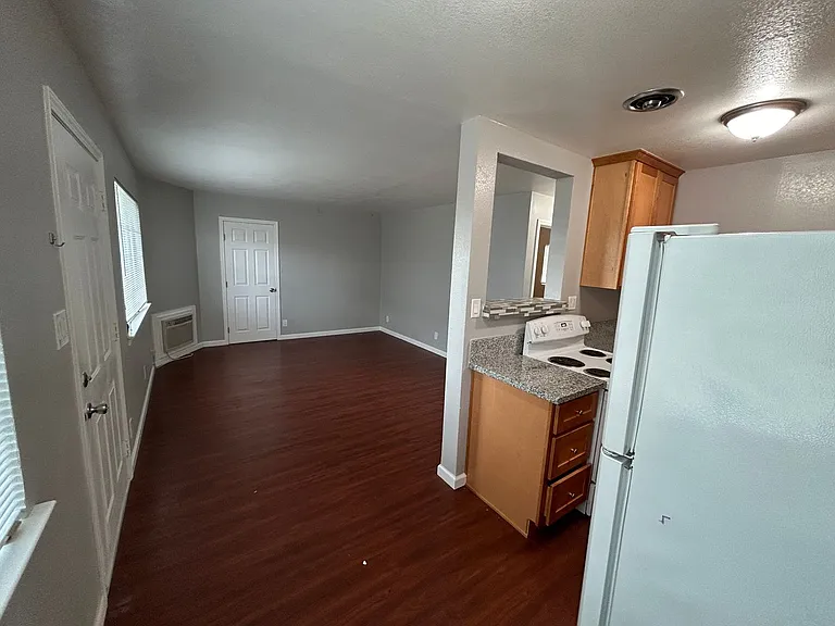 5352 Young St — Photo 6