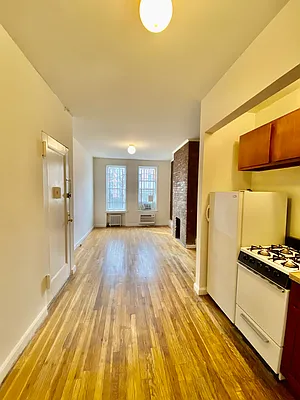 Rented by CMV Realty Inc. | media 23