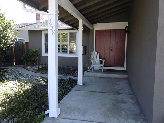 3rd image of 358 Grandpark Cir