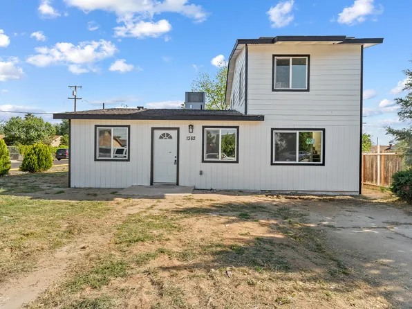 1382 E Magnolia Way, Dinuba, CA 93618