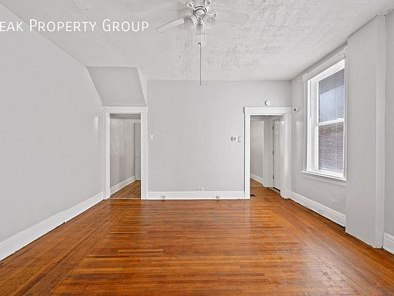 3rd image of 2146 W Clifton Ave