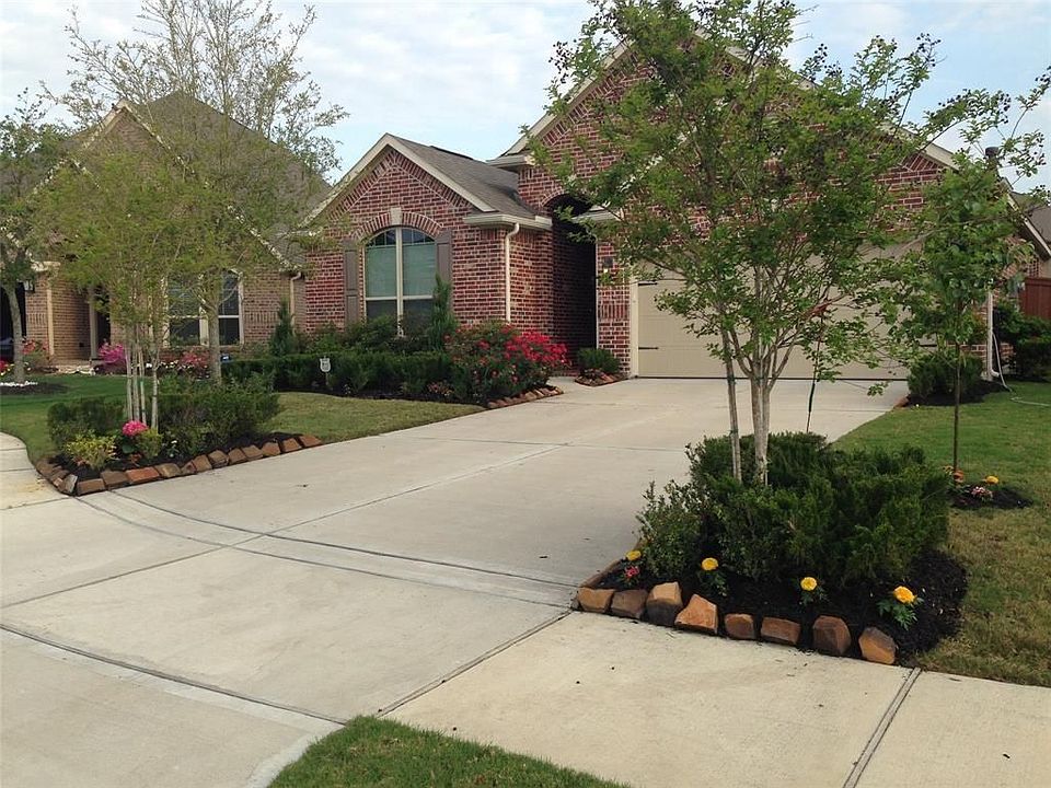 1st image of 17634 Cleeves Dr