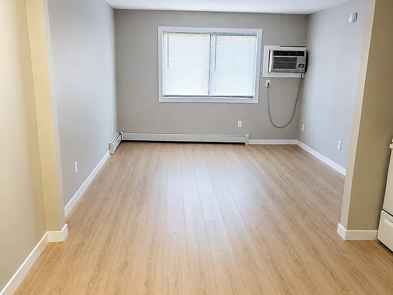 Brentwood Estates — Photo 15