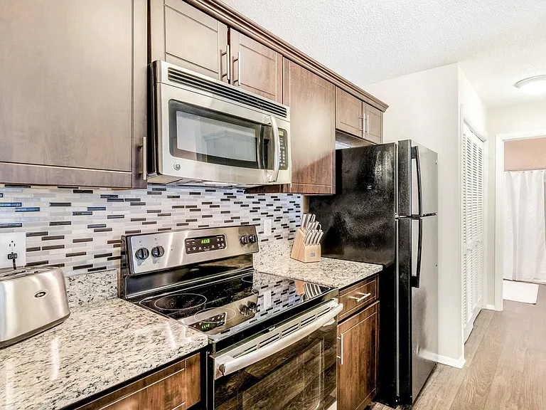 Southpark Commons Apartment Homes — Photo 8