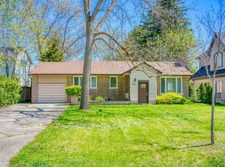 425 Maple Grove Dr, Oakville, ON L6J 4V8