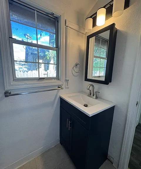 551 Scott St — Photo 11