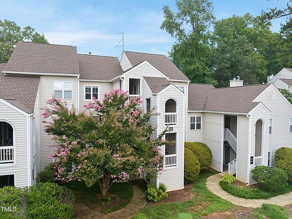 2nd image of 6020 Winterpointe Ln APT 202