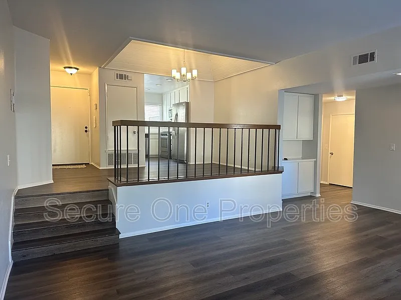 2 bed, 1.0 bath, 1114 sqft, $2,845 — Photo 4