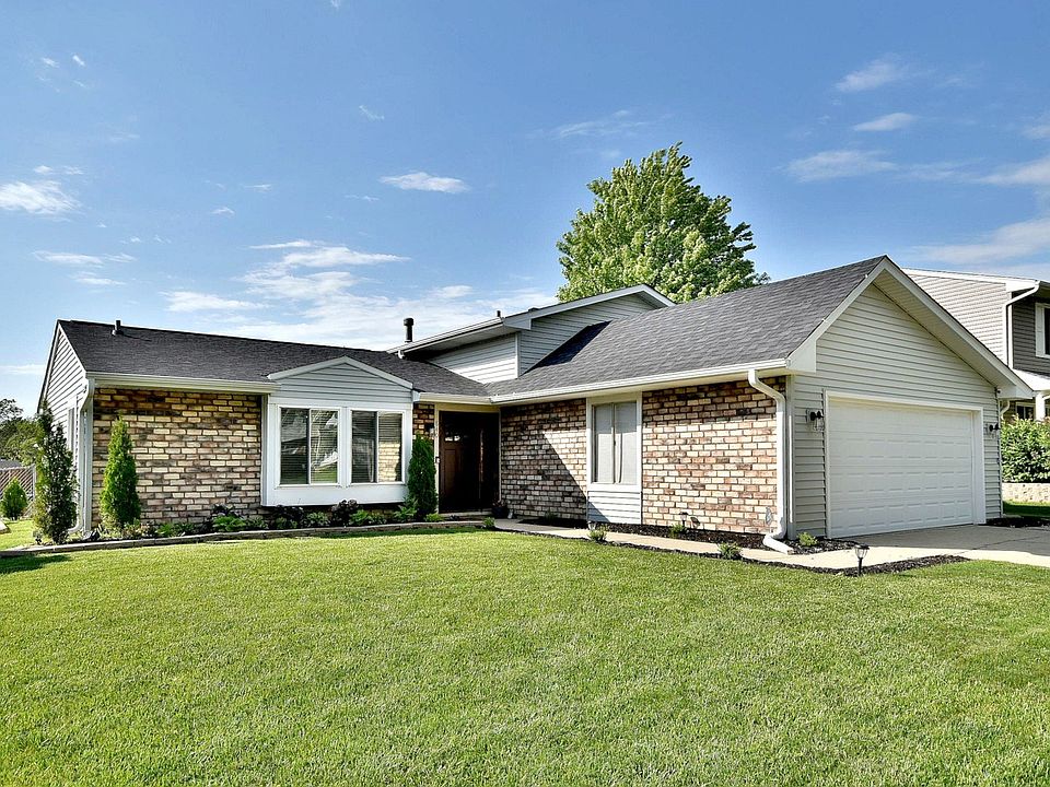 1st image of 840 Longford Dr