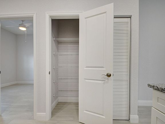 2nd image of 703 Dawn Pl #C
