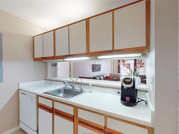 3rd image of 529 Southwest Pkwy APT 303