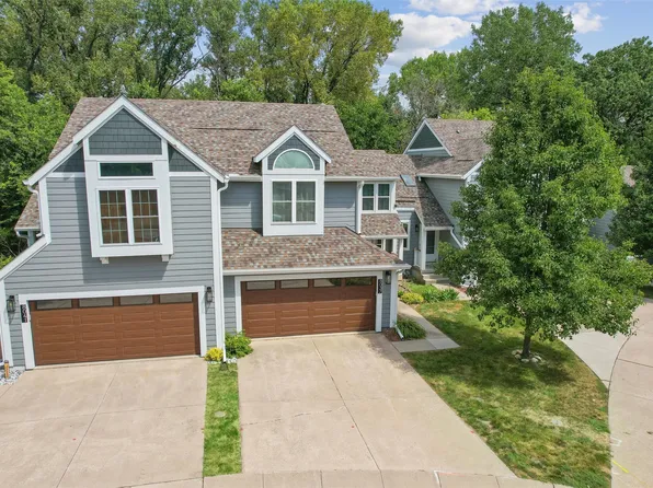 8037 Cobblestone Ct, Urbandale, IA 50322