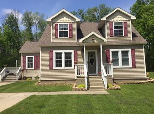 9193 Wahl R55 Ave, Gladstone, MI 49837
