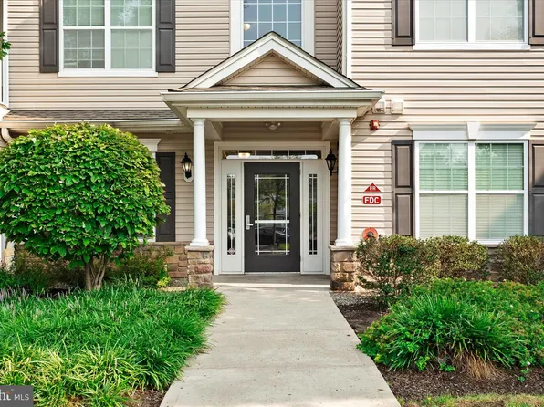 718 Timberlake Dr, Trenton, NJ 08618