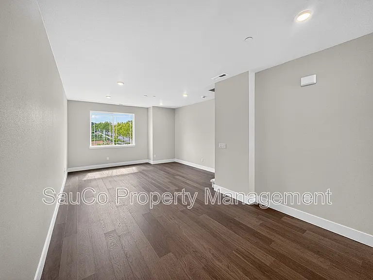7513 NW Eleanor Ave — Photo 10