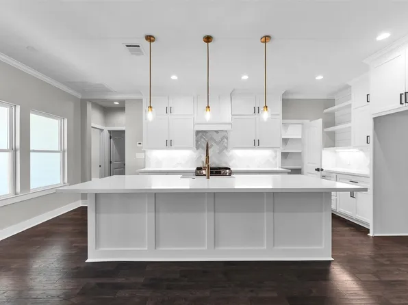 1087 Jones Rd, New Waverly, TX 77358