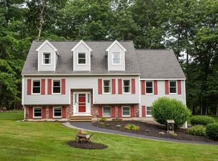 124 Norris Rd, Tyngsboro, MA 01879