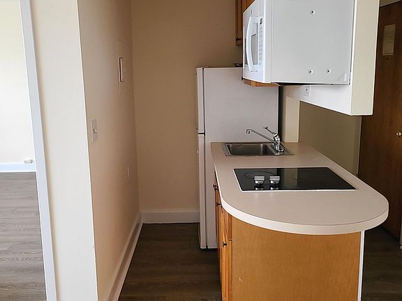 3rd image of 60 Strawberry Hill Ave Unit 210