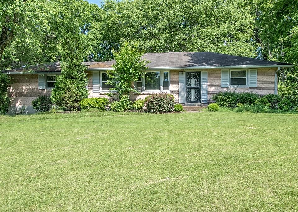 1st image of 527 Glengarry Dr