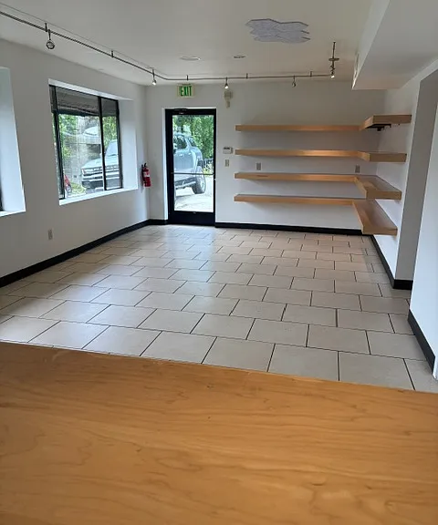 Front Entry with Shelving