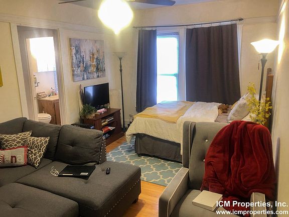 4th image of 514 W Cornelia Ave #K3
