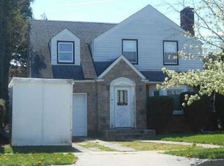 212 Belmont Pkwy, Hempstead, NY 11550