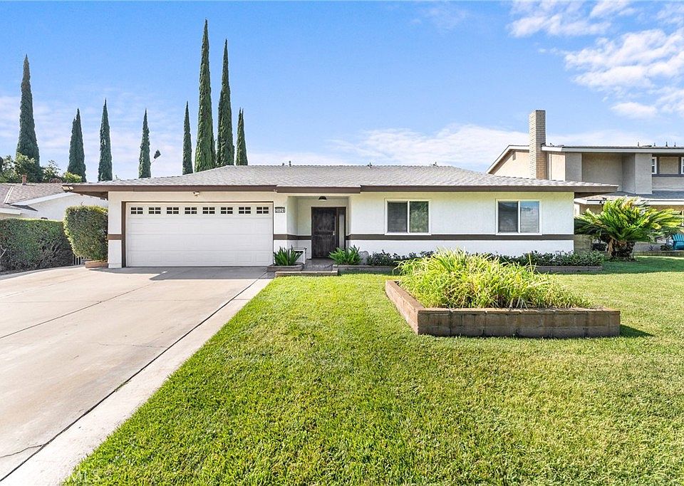 1st image of 2026 E Hawthorne Ct