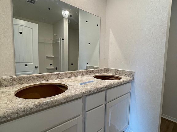 4th image of 5019 Yukon Dr