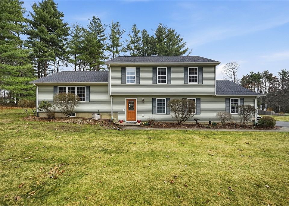 1st image of 7 Hillside Meadows Dr