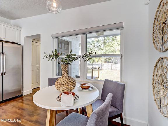 5th image of 2477 COMMUNITY Road