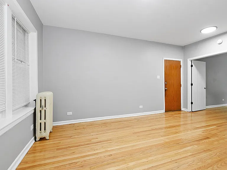 6200 S Albany Ave — Photo 12