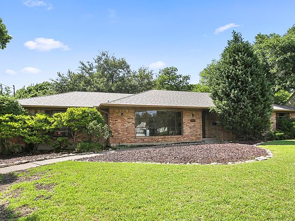 3rd image of 903 N Waterview Dr