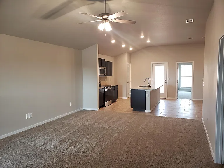 2501 Rio Pl — Photo 3