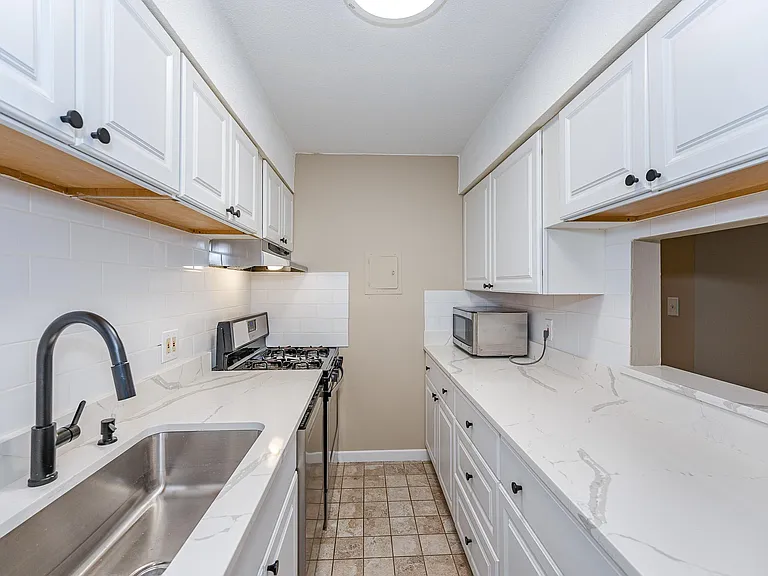 11 Crescent Dr #2 — Photo 12