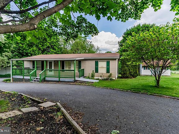 3rd image of 3 Middle Acres