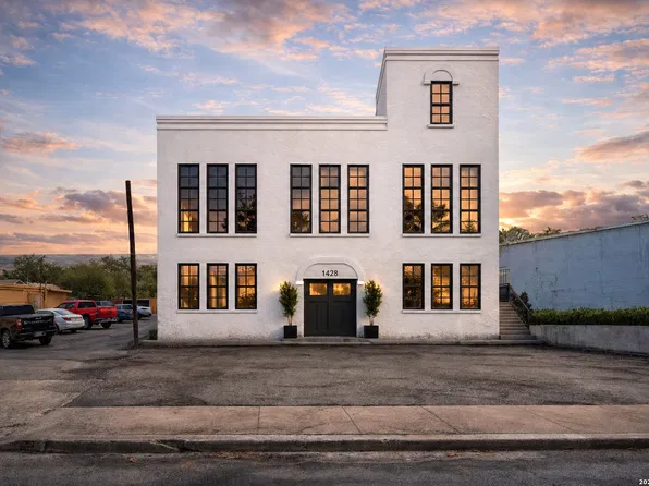 1426 S NEW BRAUNFELS AVE, San Antonio, TX 78210