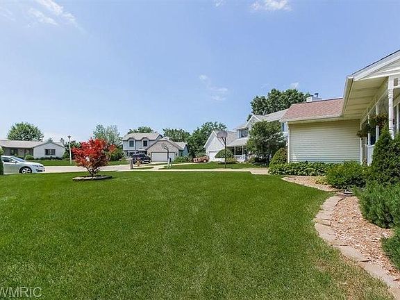 3rd image of 2931 Horseshoe Ct SW