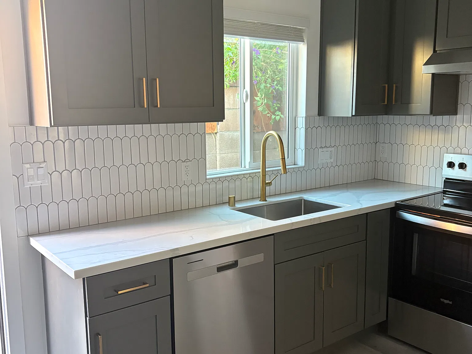 2 bed, 760 sqft, $3,000 — Photo 1