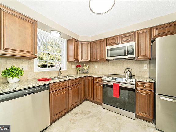 2nd image of 111 Tulip Ct
