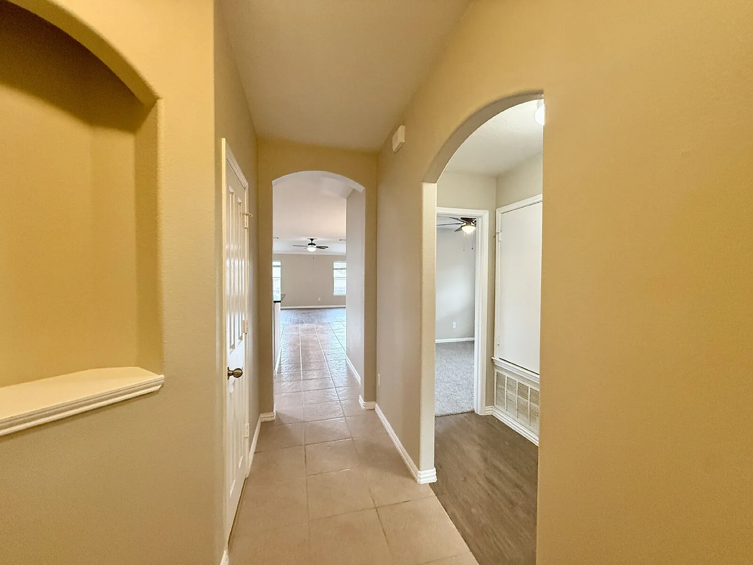3 bed, 2.0 bath, 1650 sqft, $2,175 — Photo 2