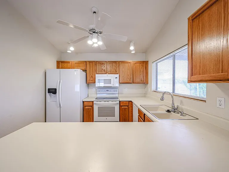 10935 W Ruth Ave — Photo 25