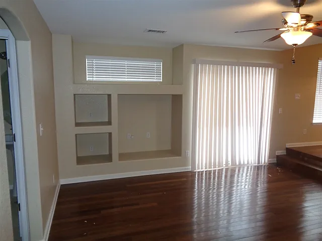 20019 E 41st Pl — Photo 3