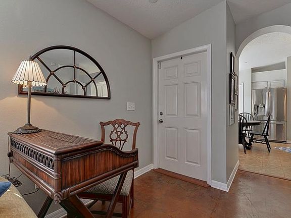 4th image of 7712 Carriage Pointe Dr