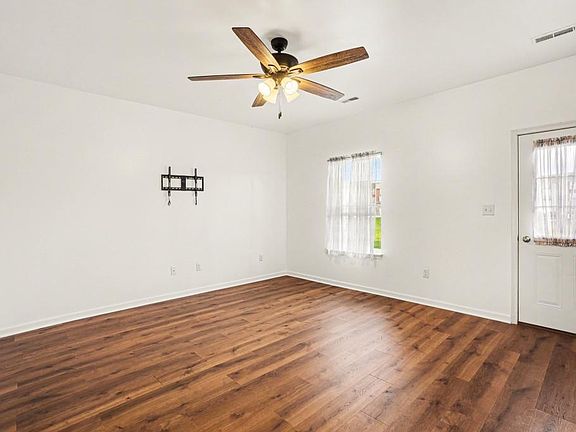 5th image of 700 Admirals Quay Dr