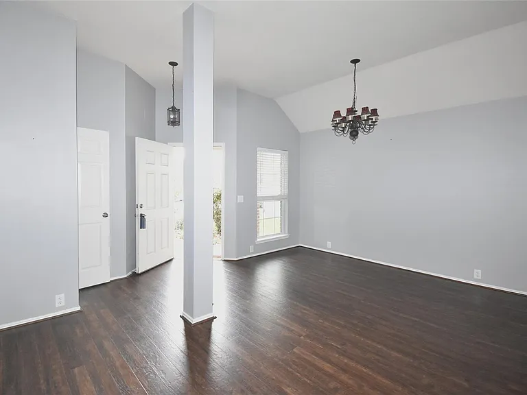 30315 Castle Forest Dr — Photo 18