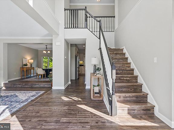 3rd image of 9009 Shadybrook Dr