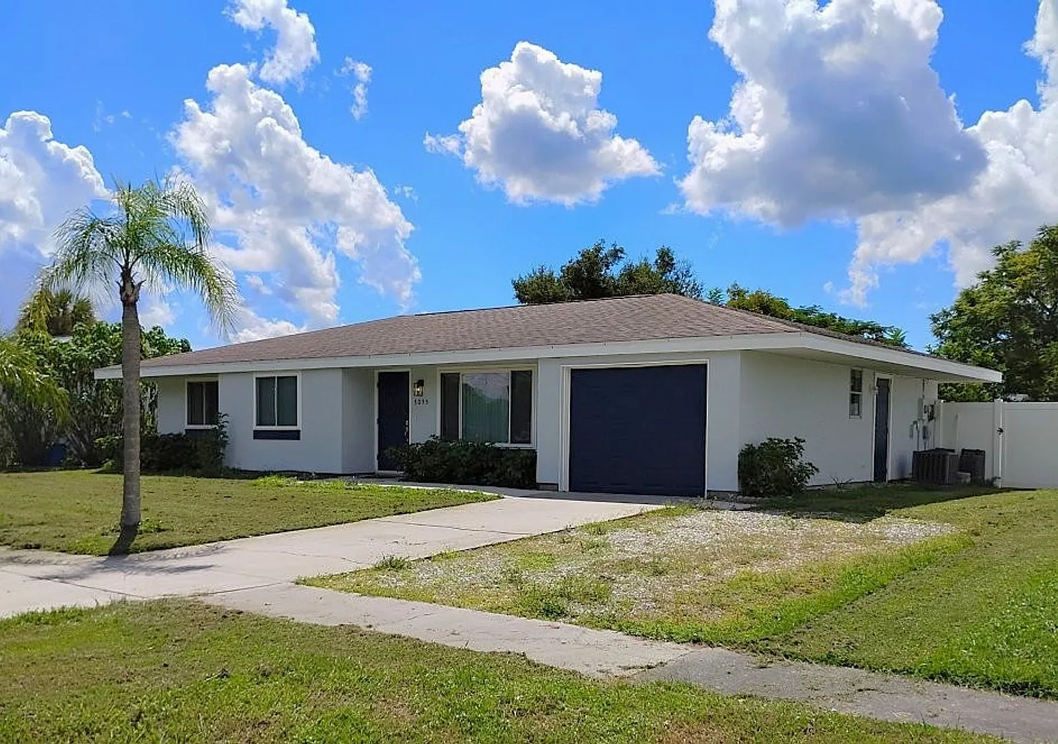 Annual Unfurnished 3 Bedroom 2 Bathroom 1 Car Garage Home located in North Port with Jockey Club ... — Photo 1