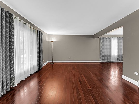 4th image of 15114 Lilac Ct