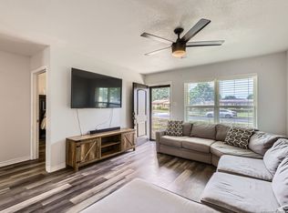 207 E Villaret Blvd, San Antonio, TX 78221