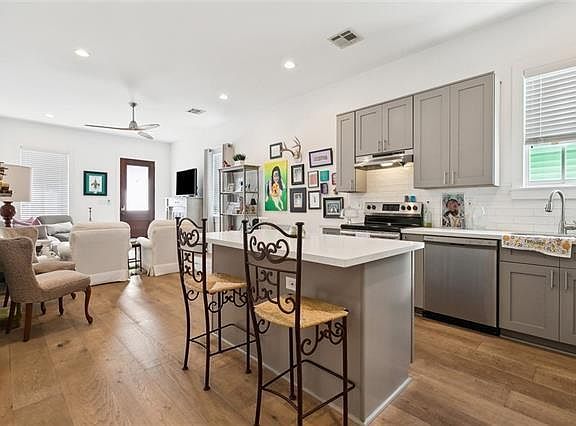 3rd image of 4239 Tulane Ave